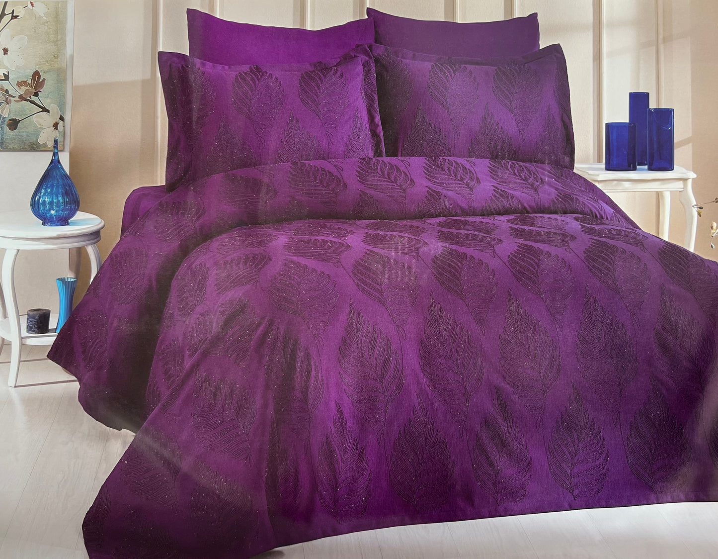 Luxurious Bedroom Set with Embroidery Nima Lilac